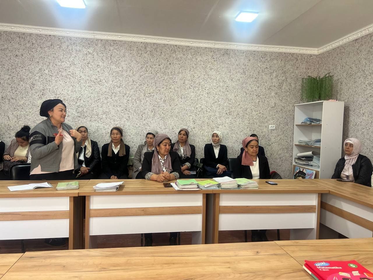 http://api3.fergana.uz/files/150400/deputiesActivities/file-2095027287365155.jpg