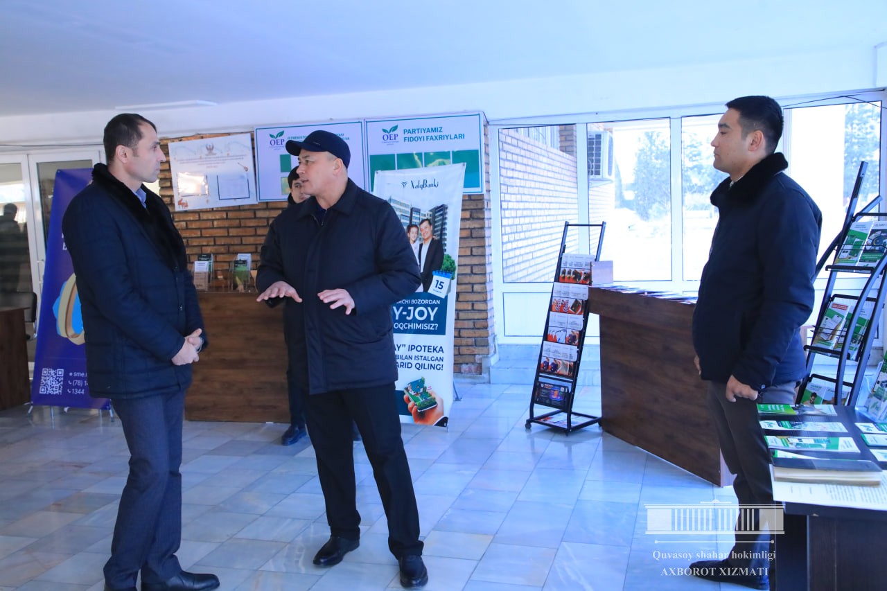 Semiz keksa ayollar porno Onlayn porno etuk ayollar eshaklari va mushuklarini yaladi.