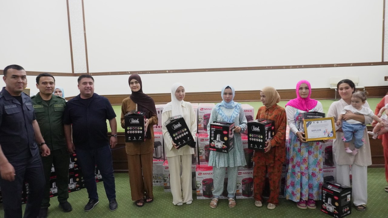 http://api3.fergana.uz/files/151000/news/file-2093992444394860.jpg
