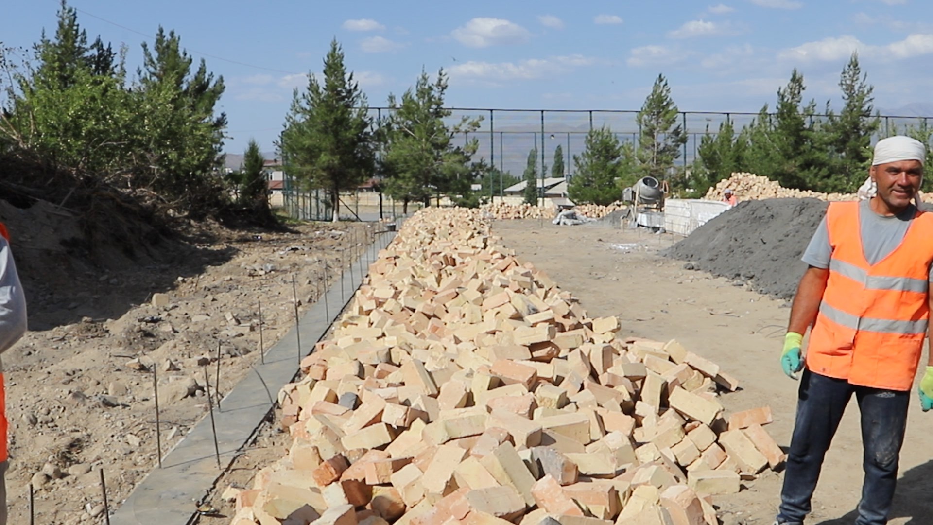 http://api3.fergana.uz/files/151400/news/file-2097328990115315.jpg