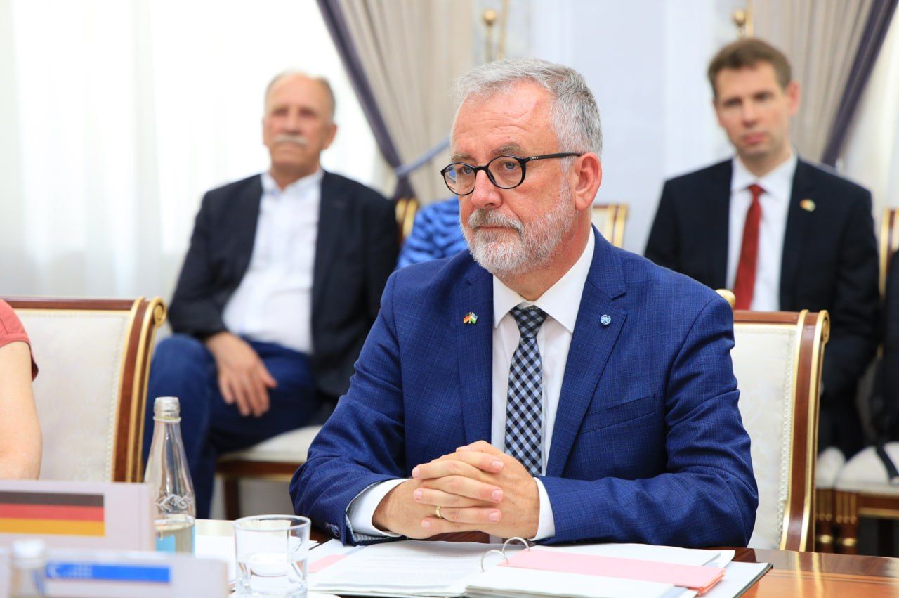 https://api3.fergana.uz/files/150000/news/news_1750237685572.jpg