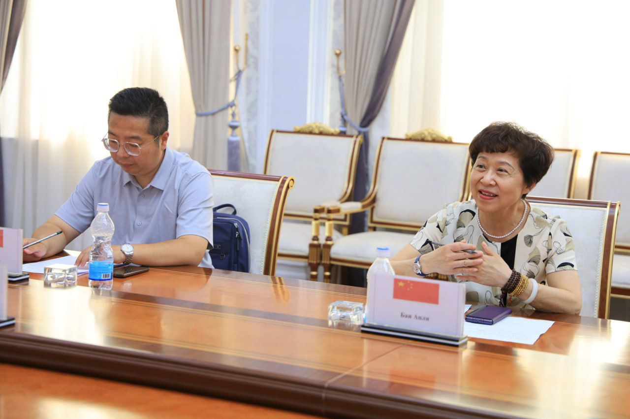 https://api3.fergana.uz/files/150000/news/news_1750962375342.jpg