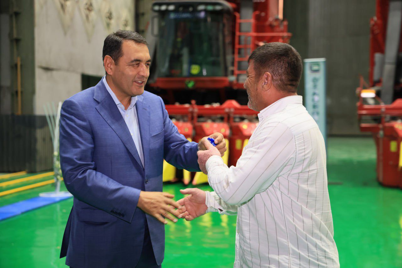 https://api3.fergana.uz/files/150000/news/news_1756490877382.jpg