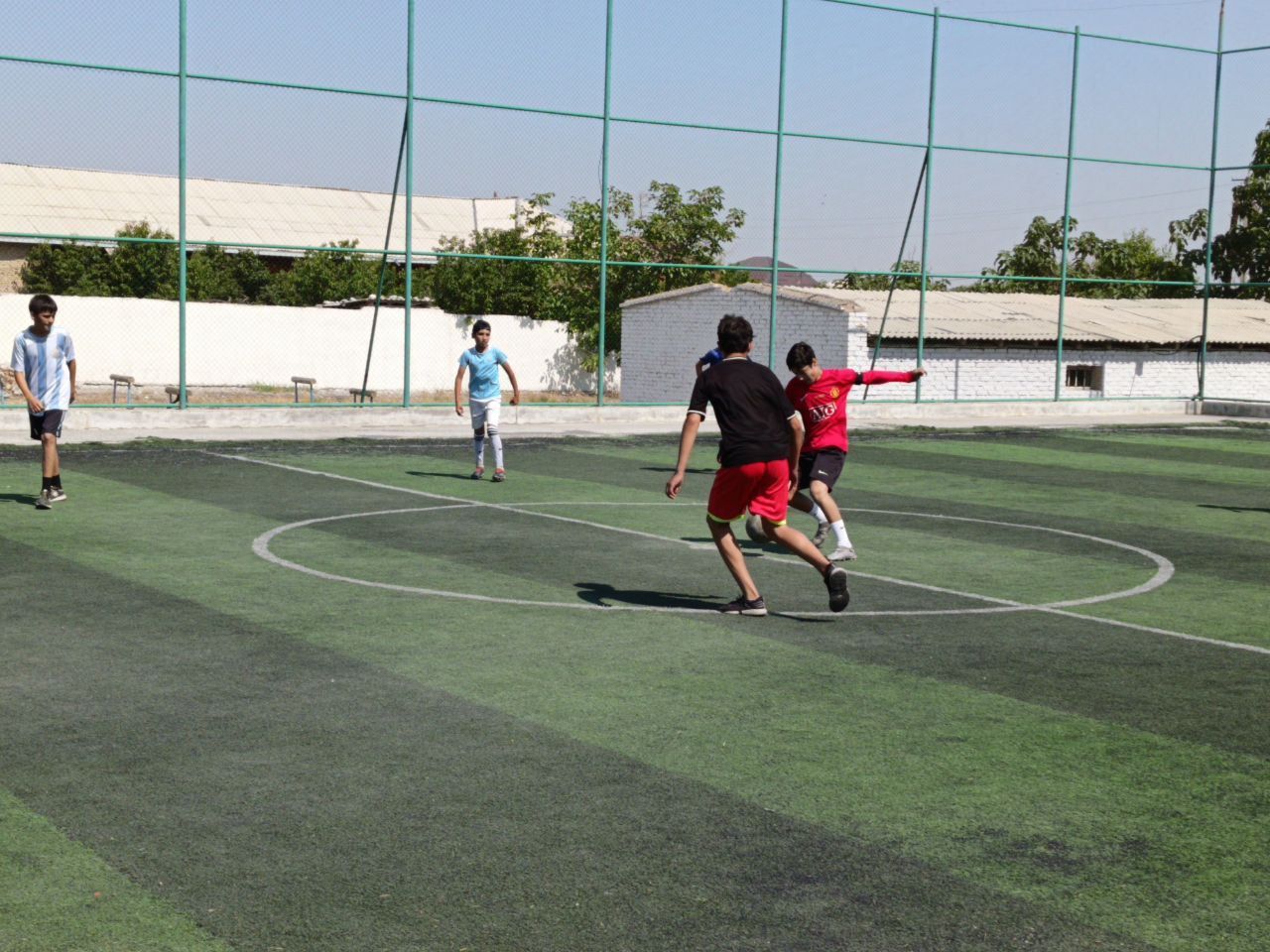 https://api3.fergana.uz/files/150400/news/news_1750303275352.jpg