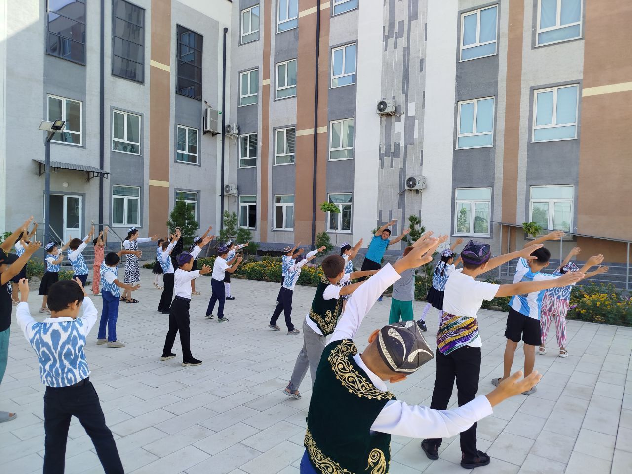 https://api3.fergana.uz/files/150400/news/news_1753952589086.jpg