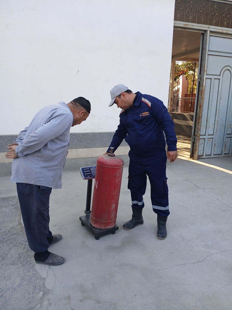 https://api3.fergana.uz/files/151200/news/news_1760526367711.jpg